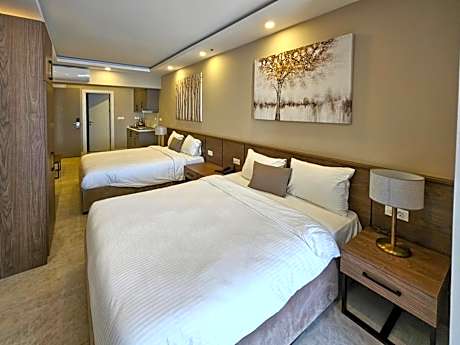 Corner Room with Seaview - Direct Access to Pool