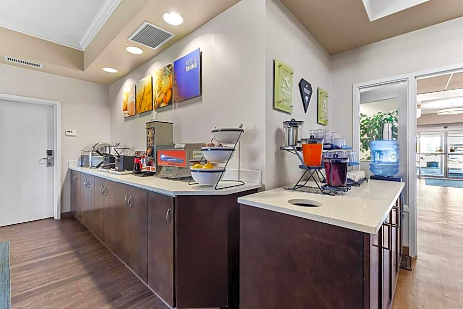 Comfort Inn & Suites Red Deer - Highway 11