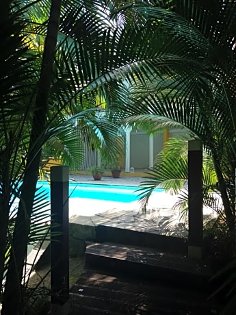 Chambre d'hôte et Loft dans maison de charme piscine à débordement La Villa Gialla