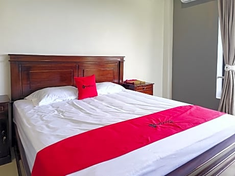 RedDoorz @ Green Homestay Syariah Baubau