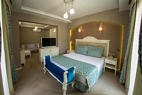 Double Room with Balcony (2 Adults + 1 Child)