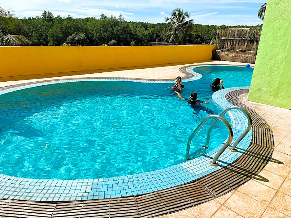 Dindings Pantai Desair Apartment By DPD