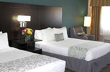 2 queen beds, nonsmoking