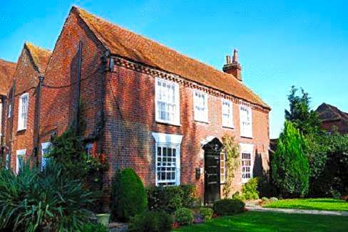 Newtown House Hotel
