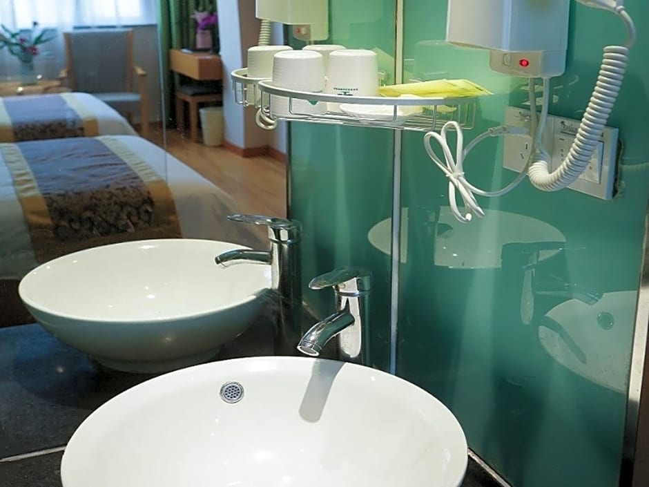 Vatica Hefei Lujiang Road Hotel