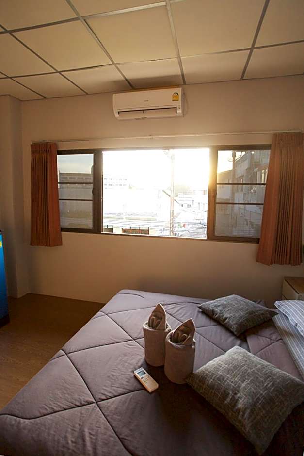 Holiday Phangan - Hostel & Bar