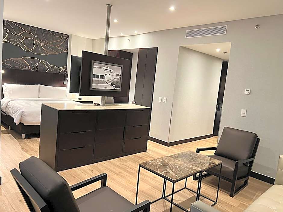 Holiday Inn Bogota Airport By IHG