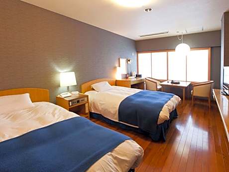 No. 2 Twin Room Smoking