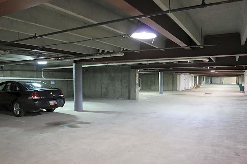 Gray Wolf Inn & Suites