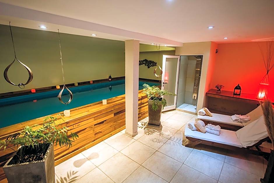 BlackStone Apart Boutique Hotel