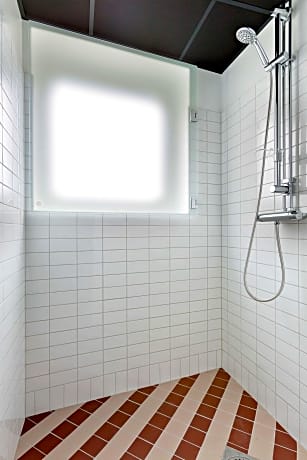 Family | 2 Single 2 Bunk Beds