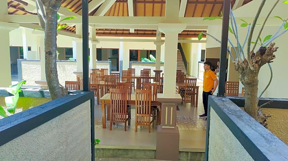 THE LAVIANA HOTEL