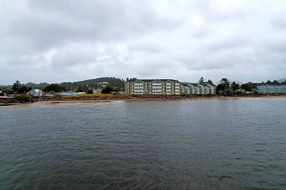 Siletz Bay Beachfront Hotel by OYO Lincoln City