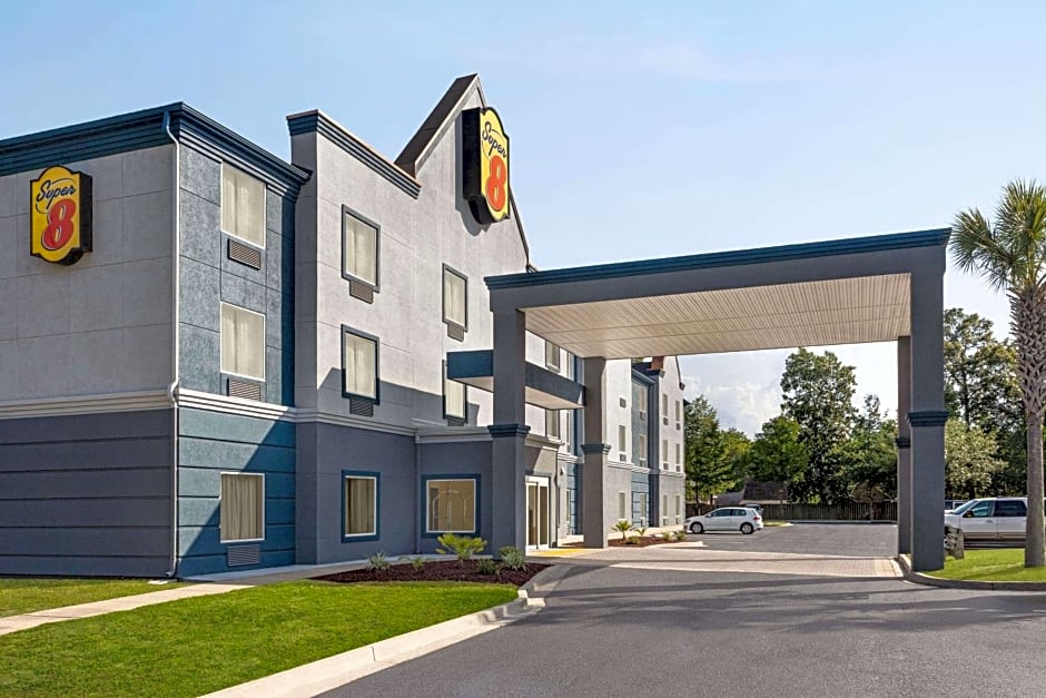 Super 8 by Wyndham Savannah