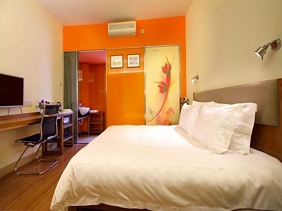 Liwan Lake Garden Inn
