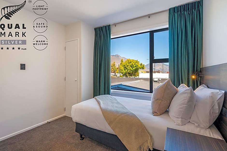 Luxe Suites & Apartments