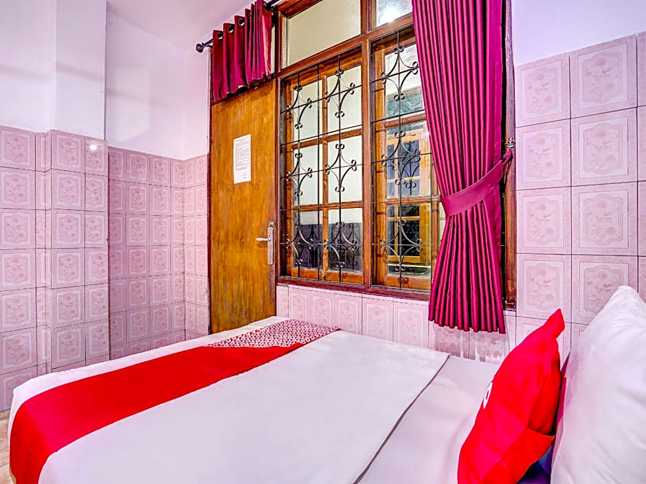 OYO 90201 Hotel Bina Artha