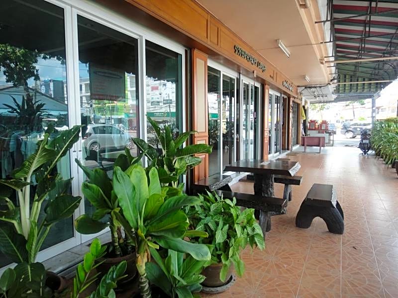 Thepparat Lodge Hotel