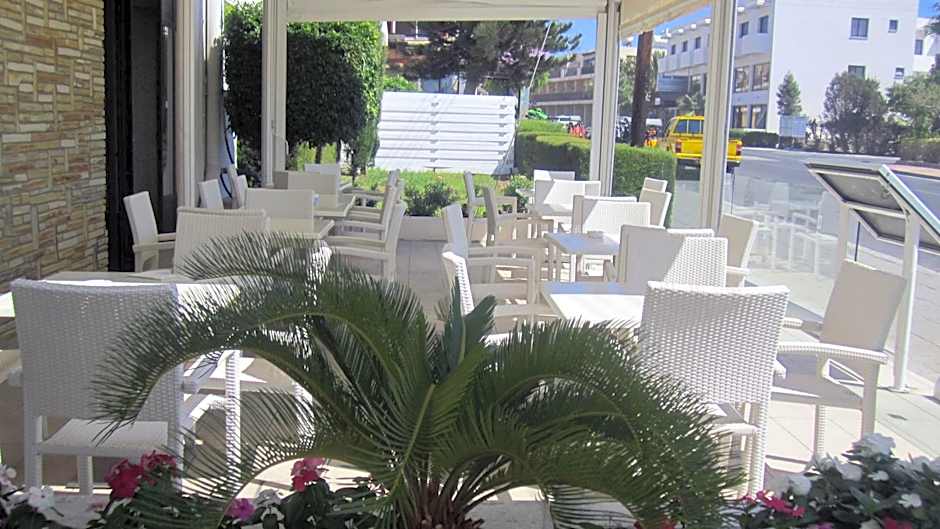 Senator Hotel Apartments