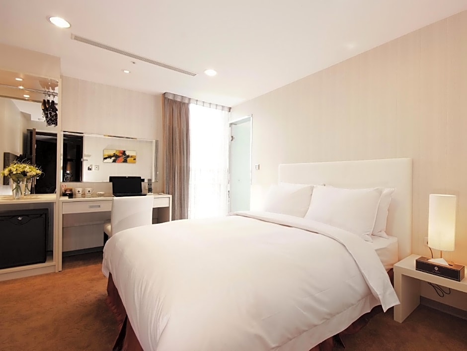 Butler Hotel (Plaza Hotel)