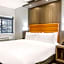 Rodeway Inn Near Melrose Ave
