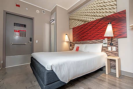 Standard Room - Mobility Accessible