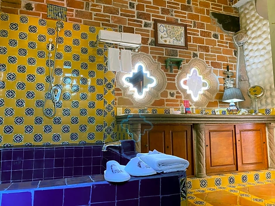 ETNICO LOCAL HOUSE