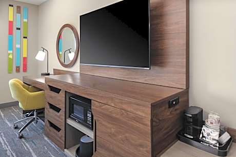 Queen Room with Two Queen Beds and Bath Tub - Mobility and Hearing Access