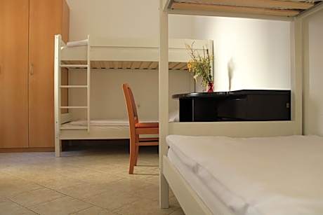 Standard Quadruple Room with Shared Bathroom