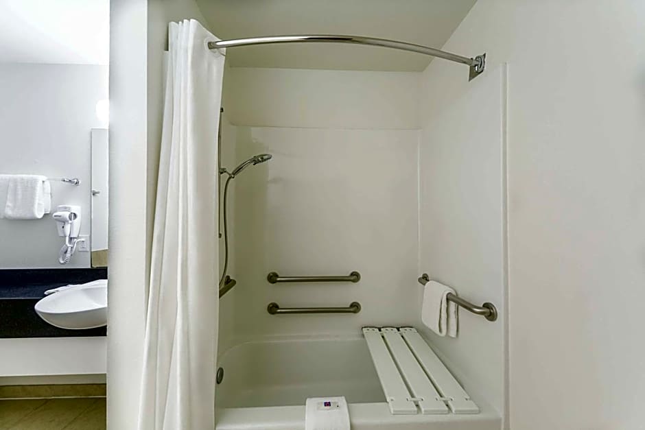 Motel 6-Laredo, TX - Airport