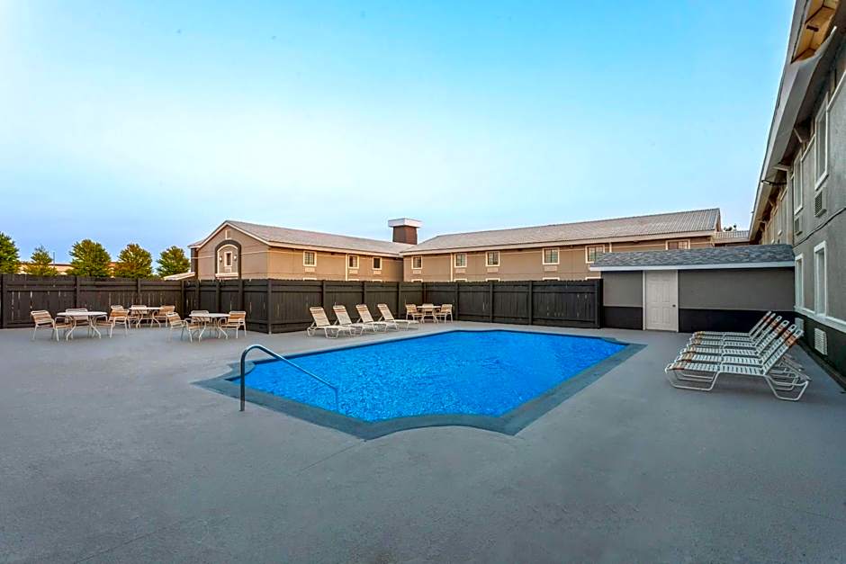 La Quinta Inn & Suites by Wyndham Champaign