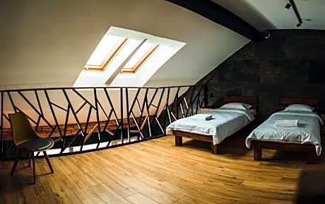 Apartment with Balcony I2