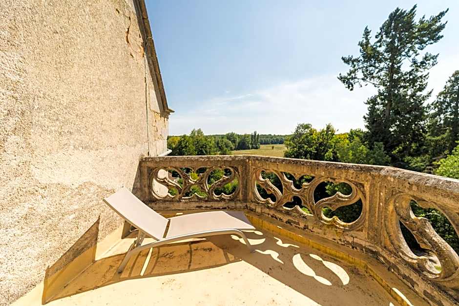 Hotel The Originals Château de Perigny