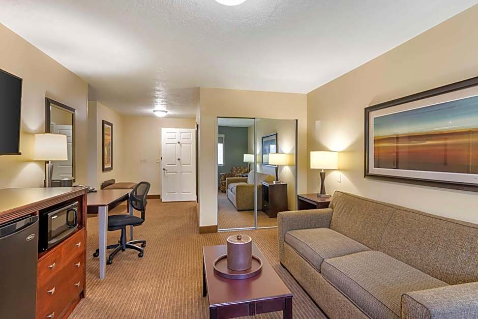 Best Western PLUS Cotton Tree Inn
