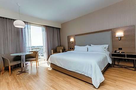 1 King Bed