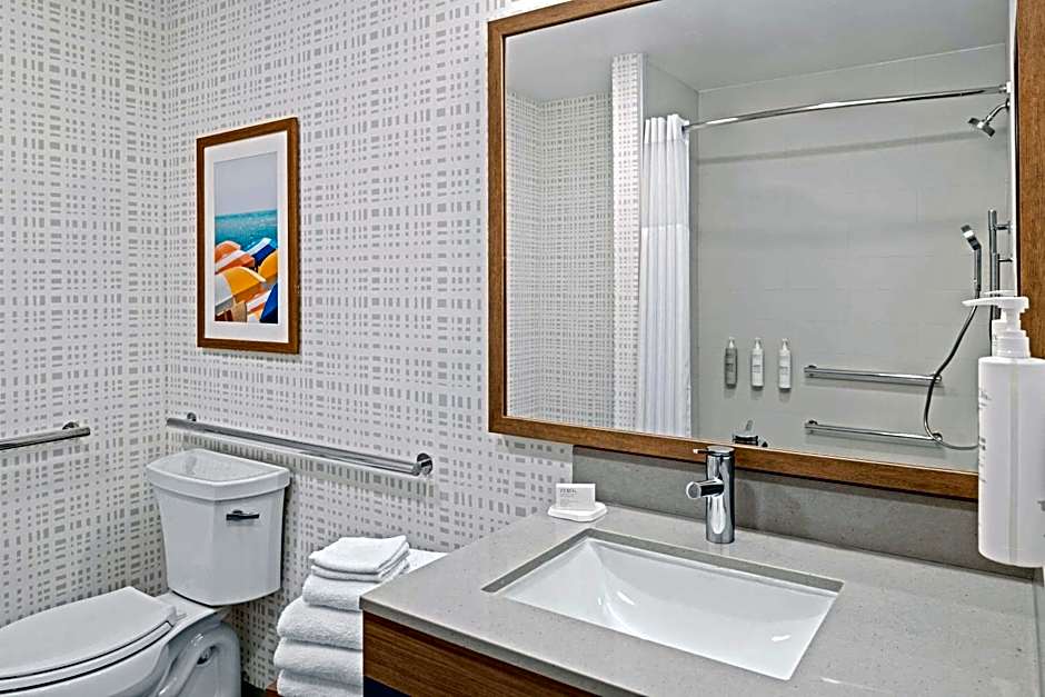 Hampton Inn by Hilton Costa Mesa Newport Beach