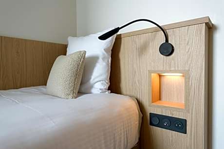 Standard Triple Room with Three Single Beds