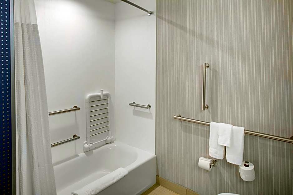 Courtyard by Marriott Atlanta Kennesaw