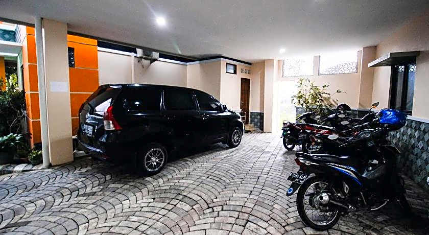 RedDoorz Plus @ Pogung Raya