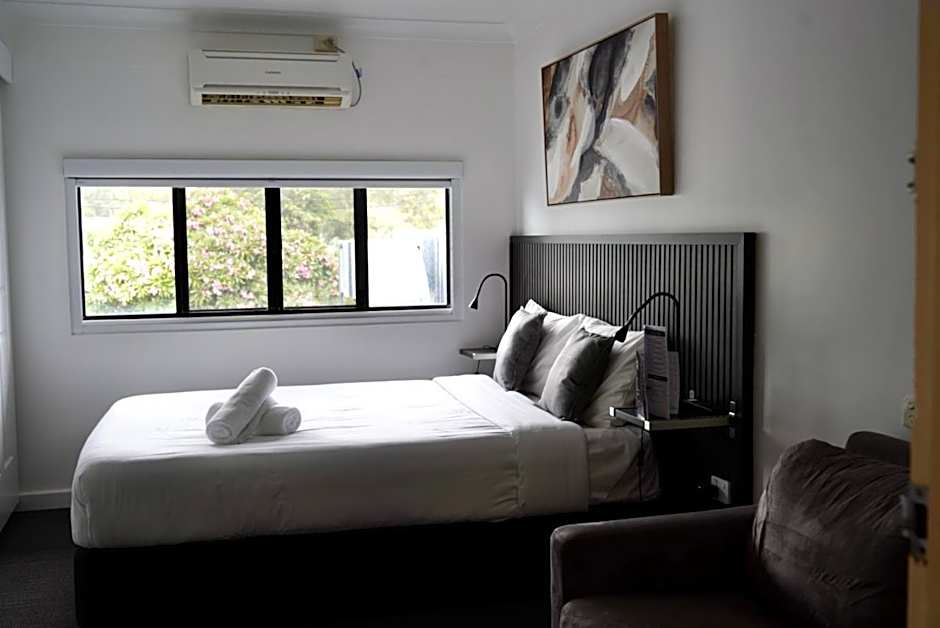 O'Shea's Royal Hotel