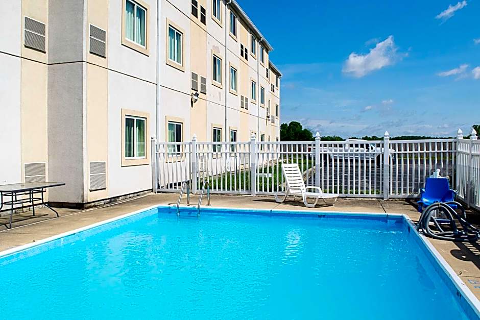 Motel 6-Seymour, IN - North