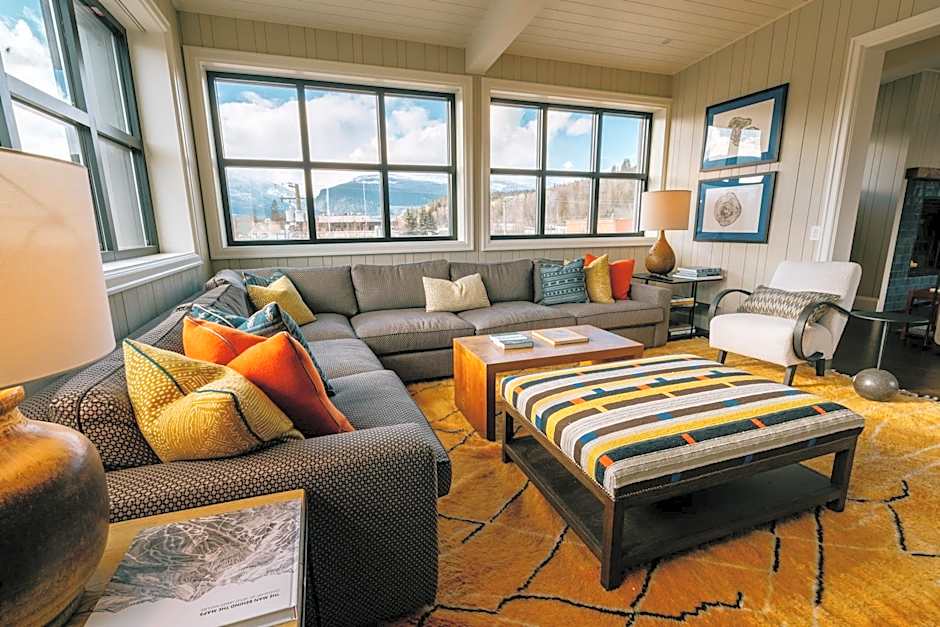 Eleven Revelstoke Lodge