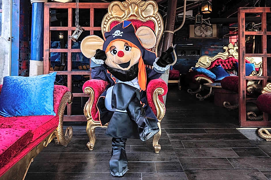 Hotel Pirates World