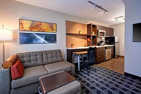 1 Bedroom Suite, 1 Queen, Sofa bed