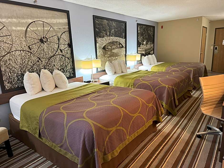 Super 8 by Wyndham Winfield-Quail Ridge Area