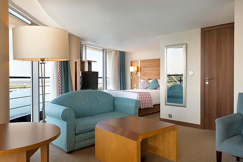 Waterfront Southport Hotel