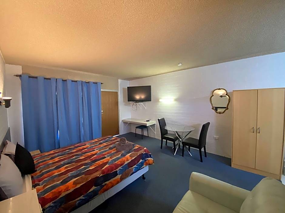 Capri Motel