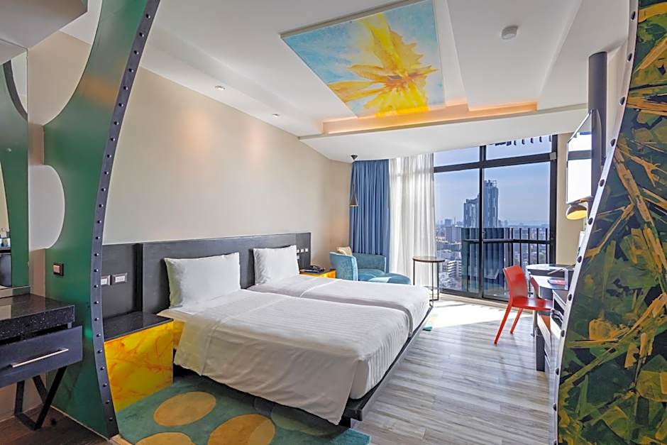 Photo 1 of 5 of Deluxe 2 Twin Beds, Ocean View