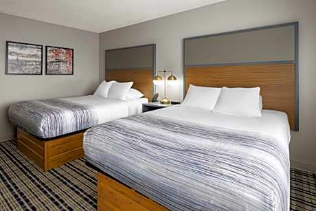 One-Bedroom Suite with Two Queen Beds - Non-Smoking