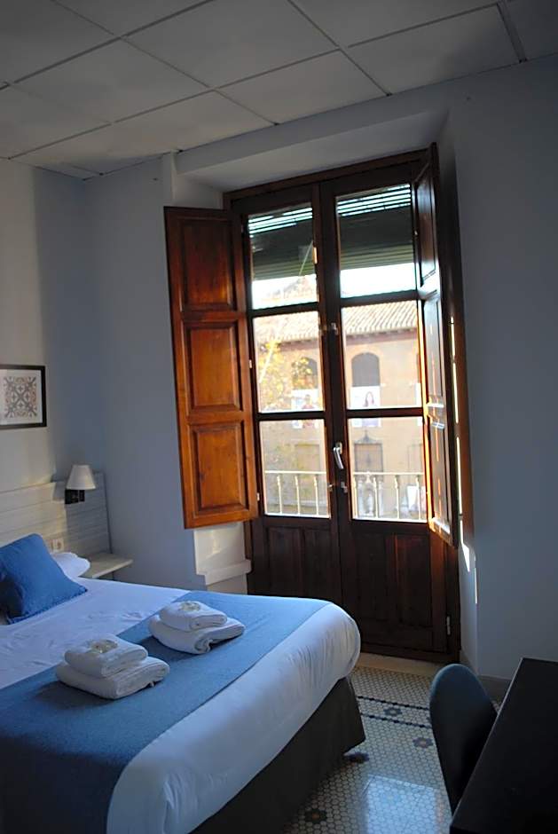 La Perla Granada Suites